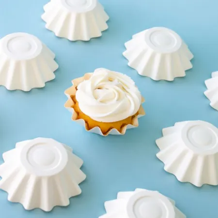 Papyrus and Co Matte White Bloom Baking Cups
