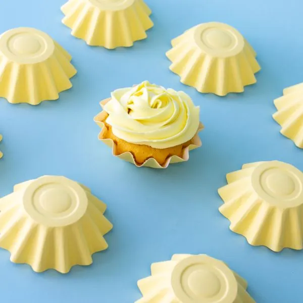 Matte Pastel Yellow Bloom Baking Cups