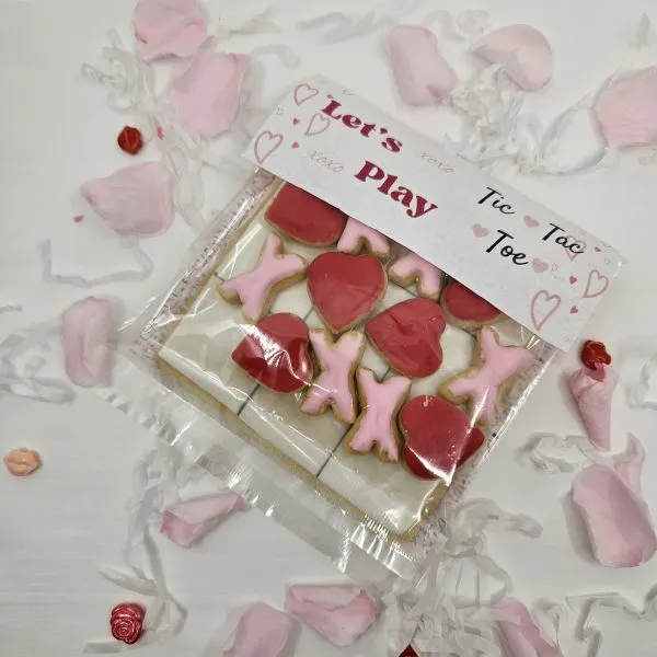 Hearts and Kisses Tic Tac Toe