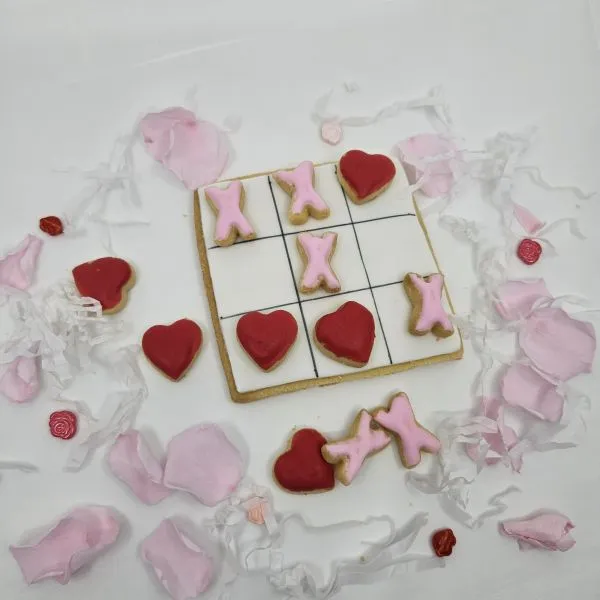 Hearts and Kisses Tic Tac Toe