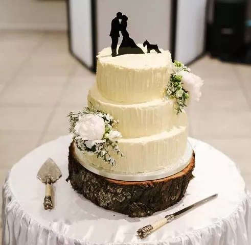 Rustic wedding cake