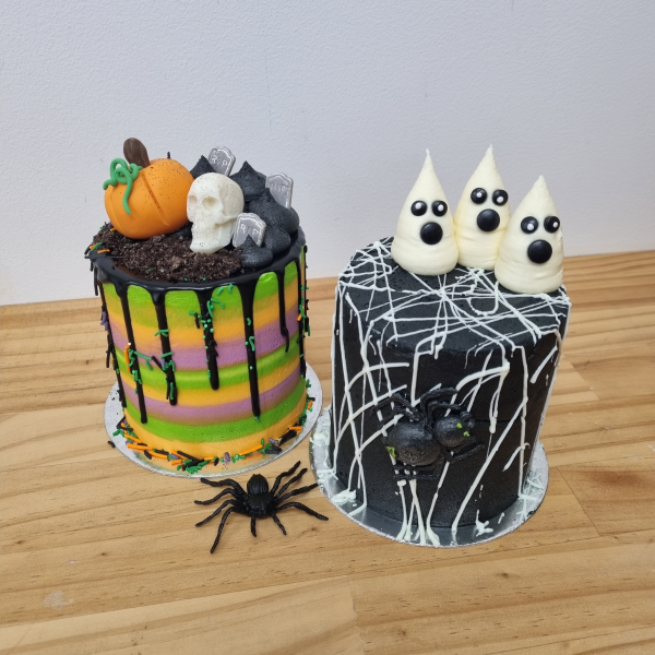Mini Halloween Cakes image
